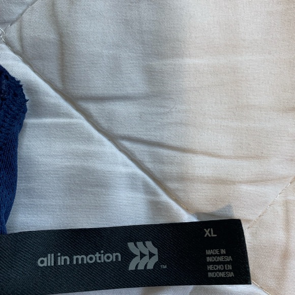 Girls size extra large all in motion, sports bra - Picture 5 of 6